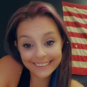 Meet your Posher, Leslie